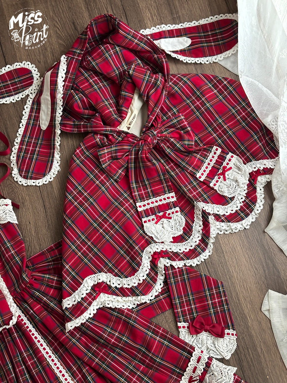 【受注予約10/15まで】Checkered Petal Rabbit うさ耳付きケープ