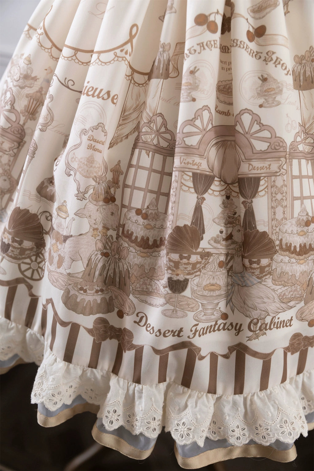 [Pre-orders available until 10/28] Antique Dessert Room Short Sleeve Dress