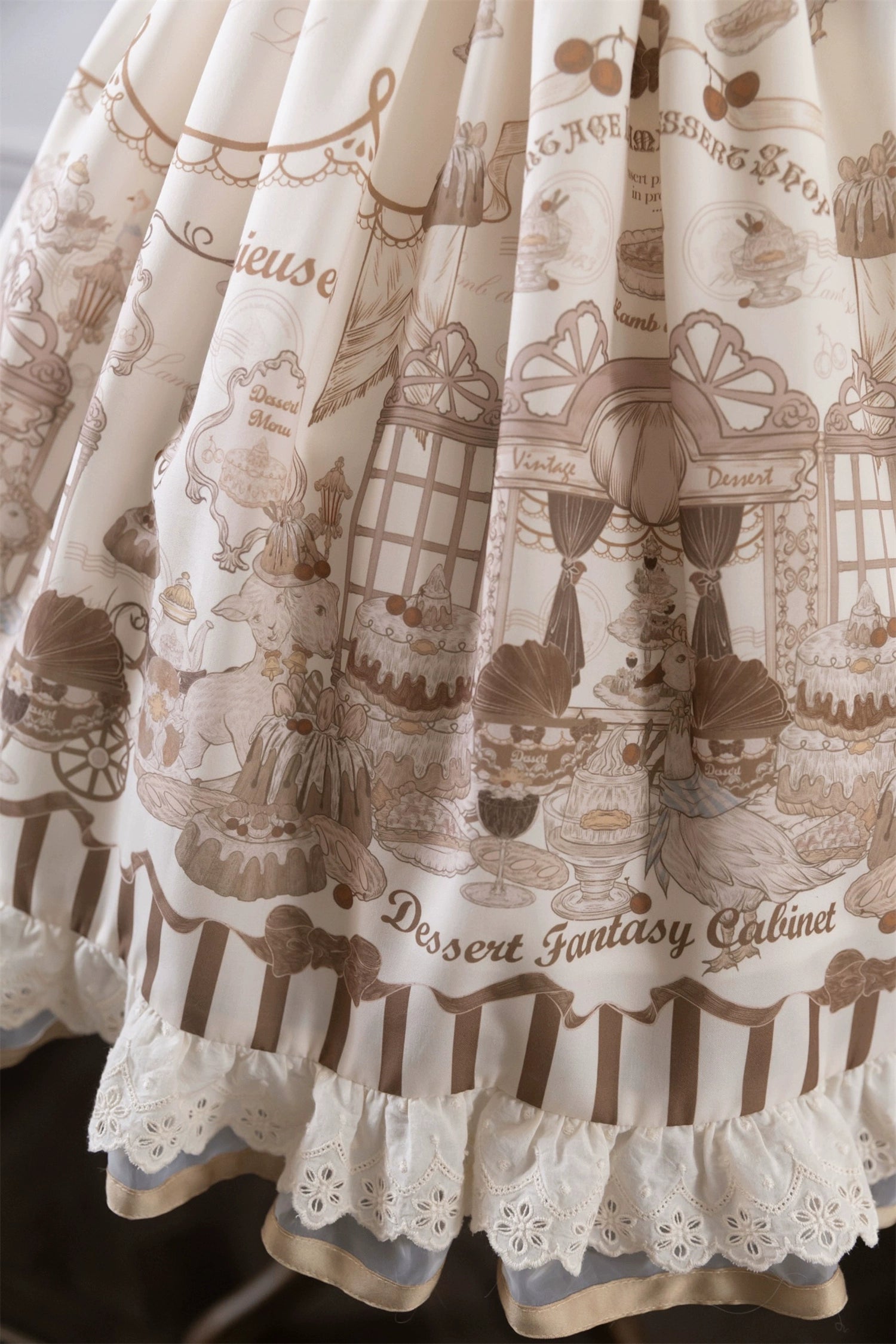[Pre-orders available until 10/28] Antique Dessert Room Short Sleeve Dress