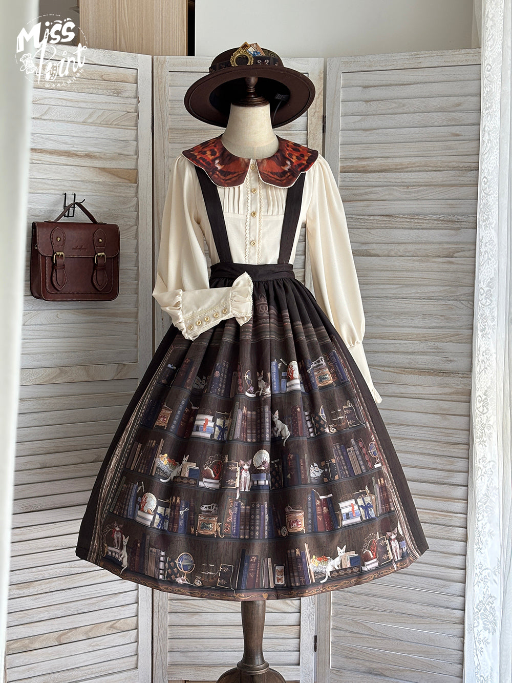 【受注予約11/6まで】German Bookcase サスペンダースカート