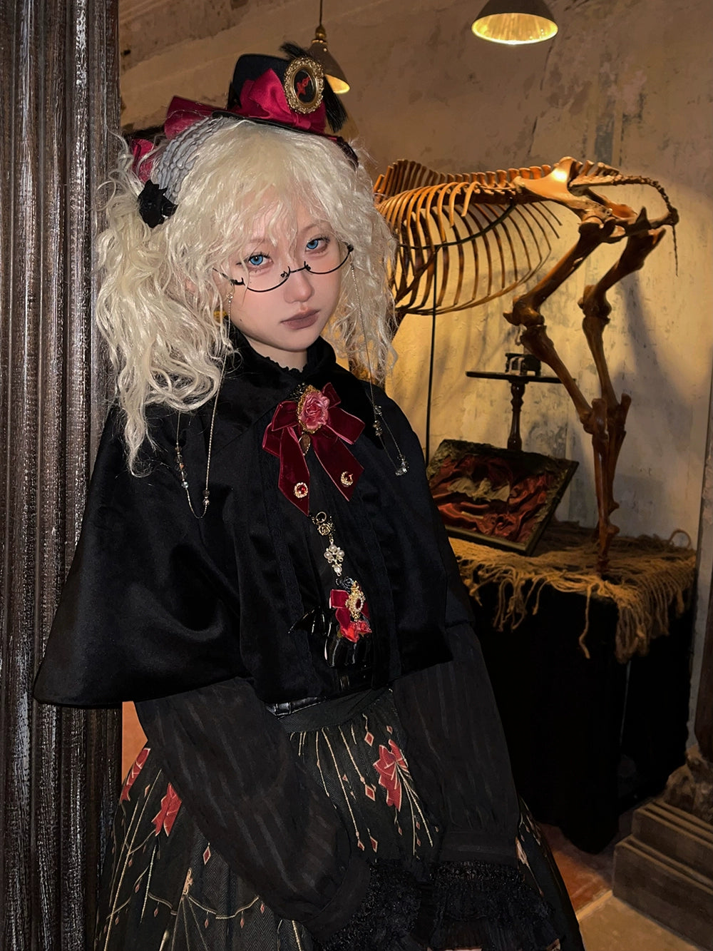 [Pre-orders available until 11/4] Magician's Classical Short Cape