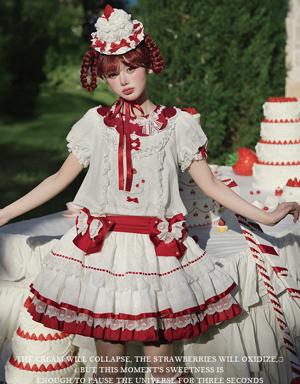 【受注予約11/18まで】Strawberry Cake Guide ローウエストワンピース