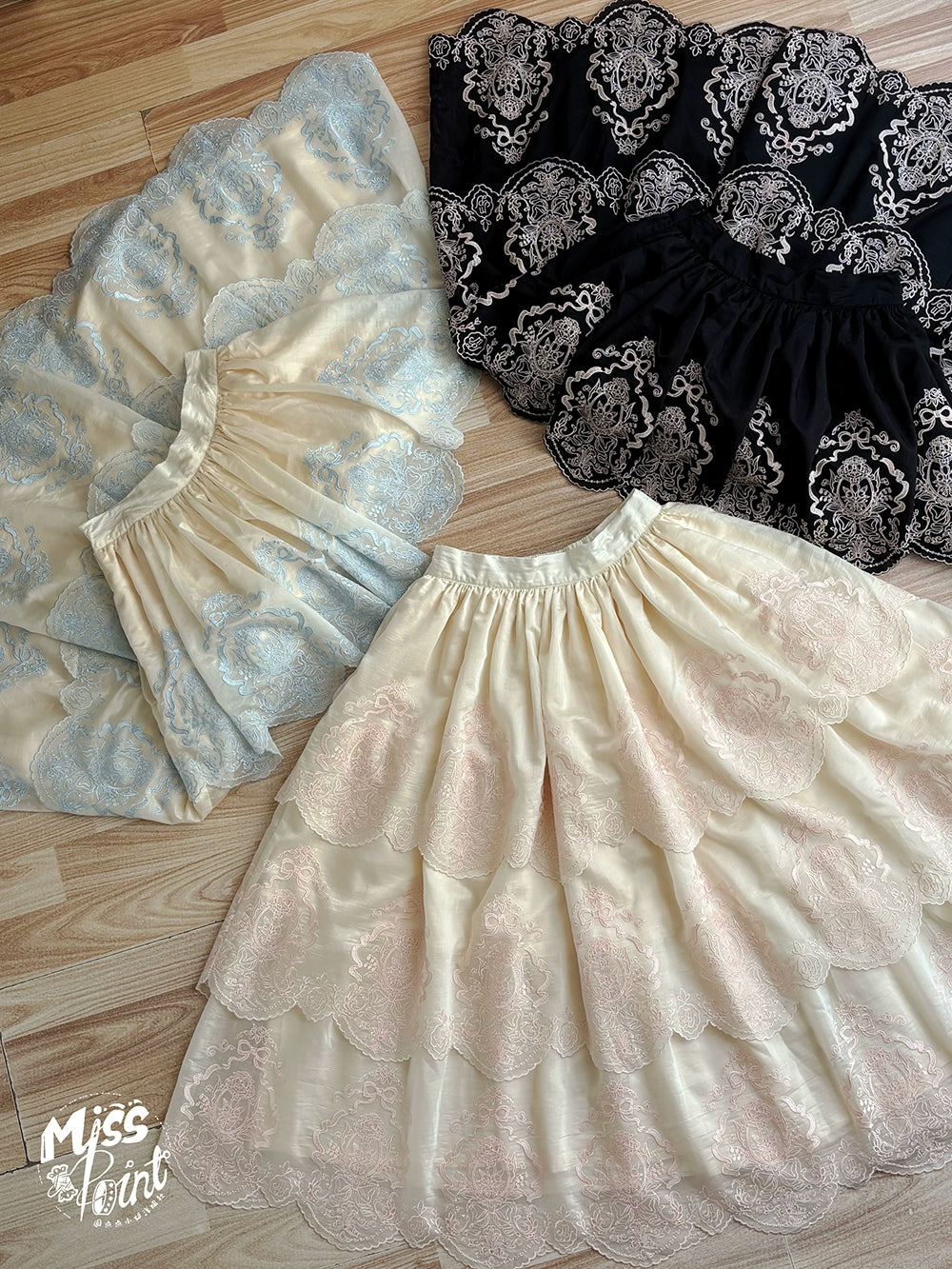 【受注予約9/25まで】Noble Garden 刺繍スカート