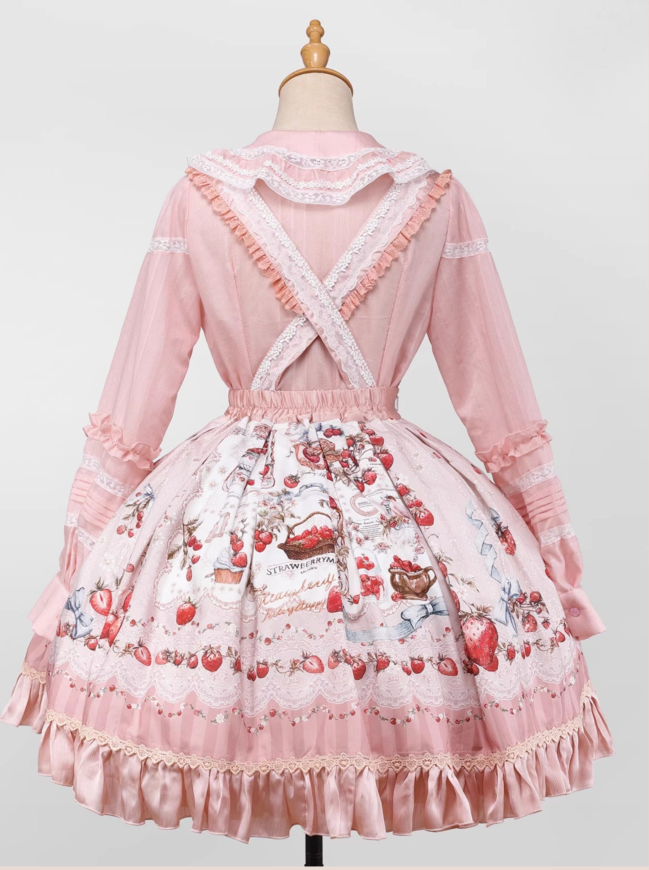【受注予約12/16まで】Strawberry Manor サスペンダースカート・ショート丈