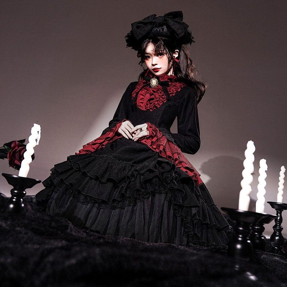 [Pre-orders available until November 12th] Yoiyami Rose Elegant Gothic Frill Dress
