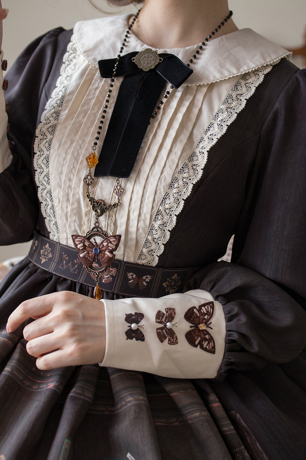 【受注予約11/6まで】German Bookcase ワンピース（ケープなし）