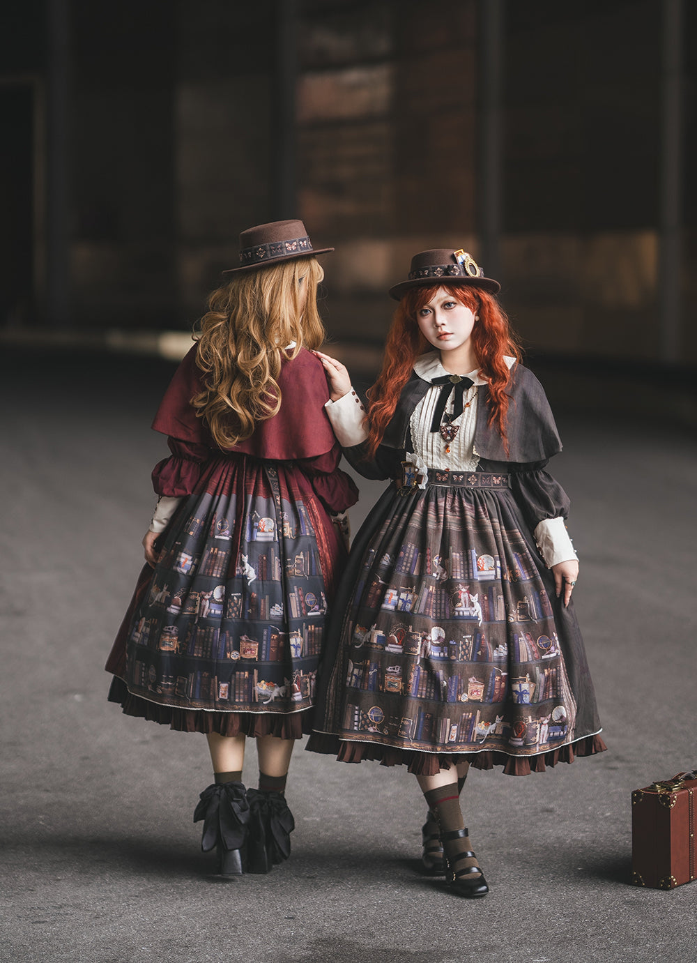 【受注予約11/6まで】German Bookcase ワンピース （ケープ付）