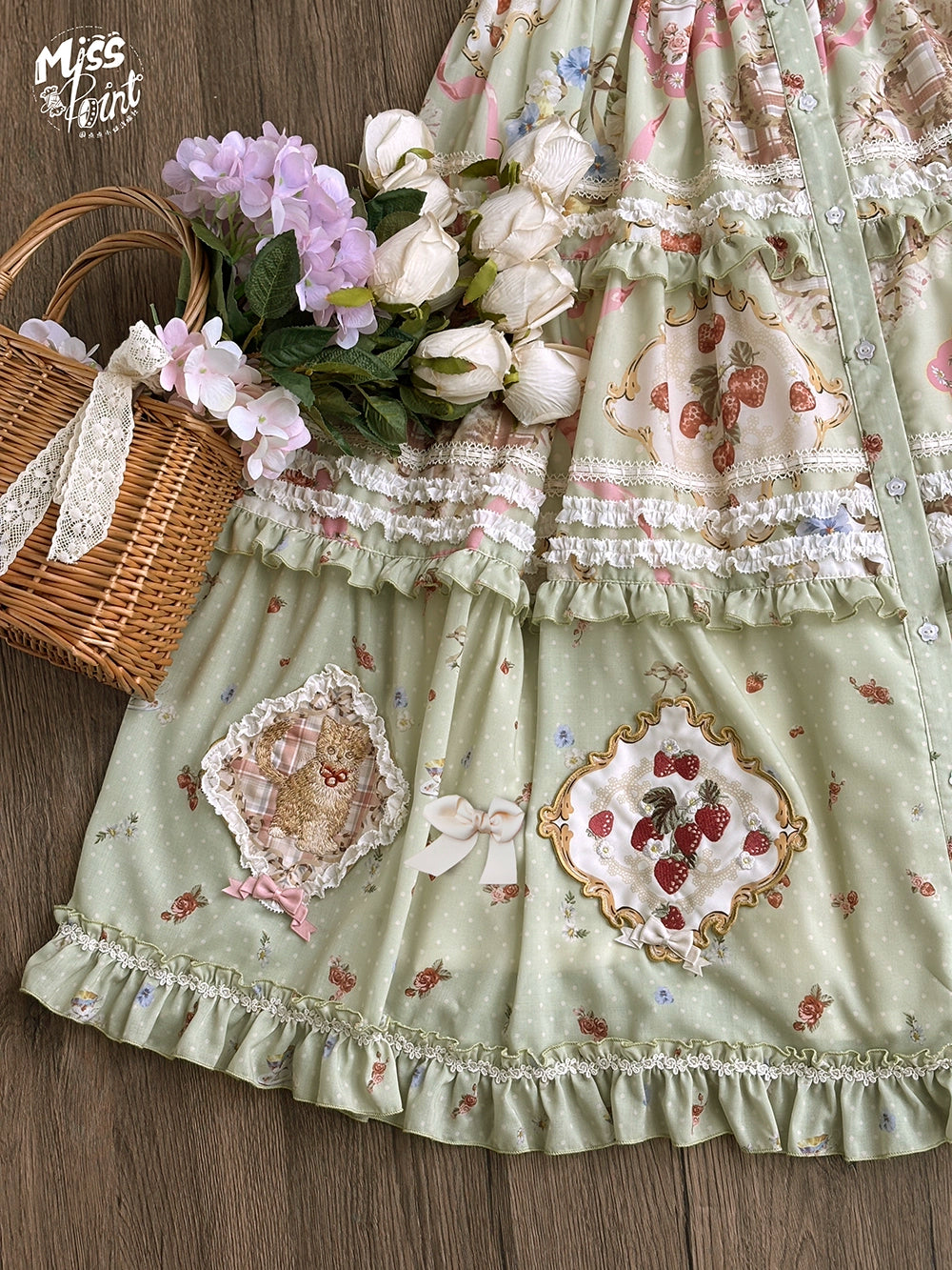 [Pre-orders available until 2/19] Cat Rose Tea Party Luxury Dress