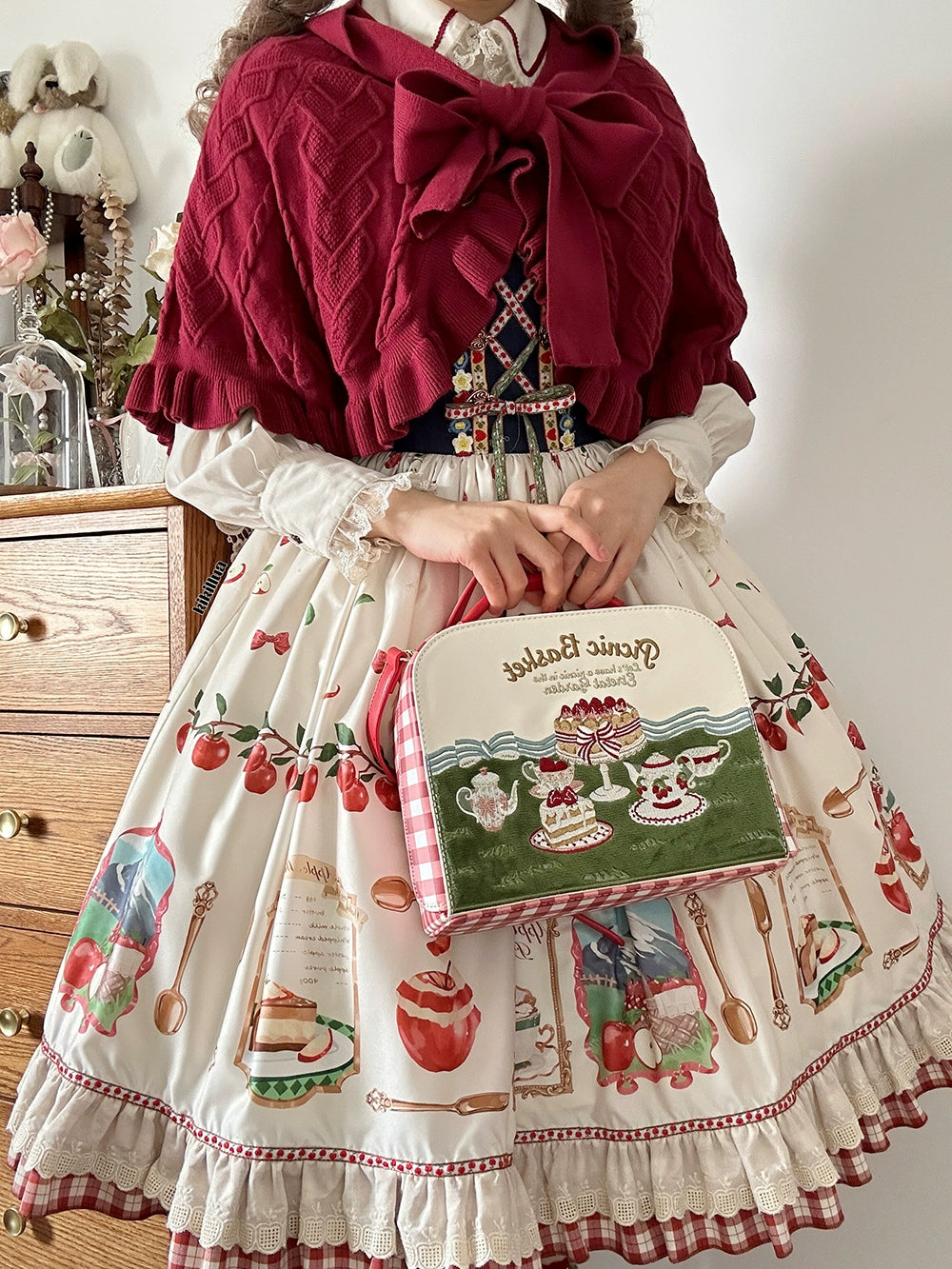 【予約販売】Apple Garden バイエルン風ジャンパースカート