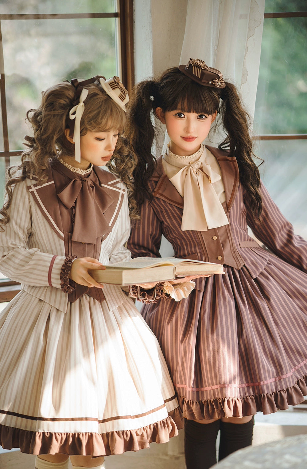 [Pre-orders available until 12/4] Classic Chocolat Stripe Short Jacket