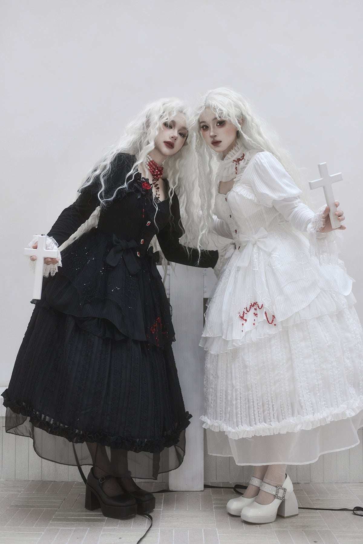 Twin Witches ゴシックチュールワンピースとインナースカート