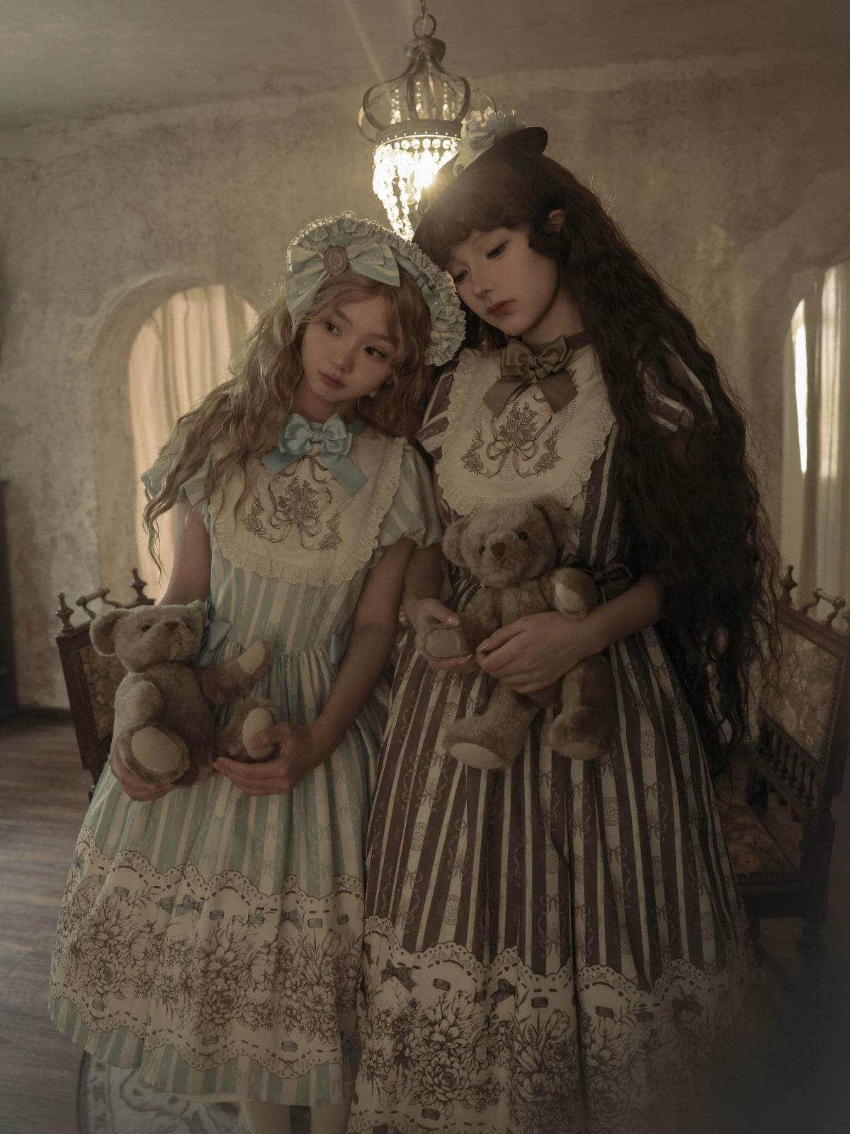 [Sale period ended] Blooming Flowers and Clocks short sleeve dress