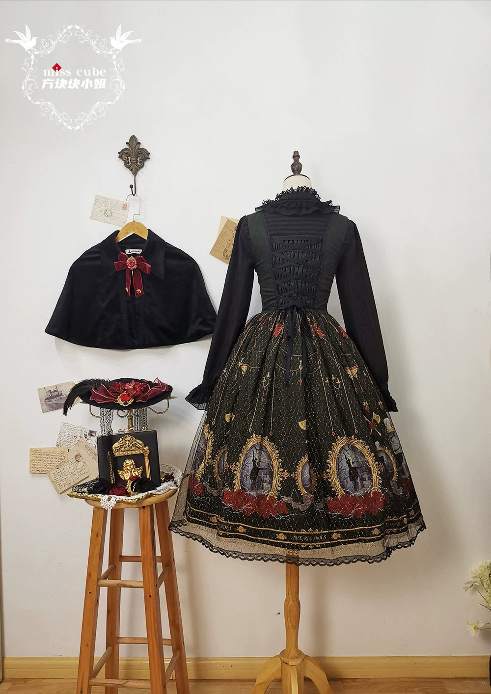 The Red Shoes Gothic Lolita Print Jumper Skirt