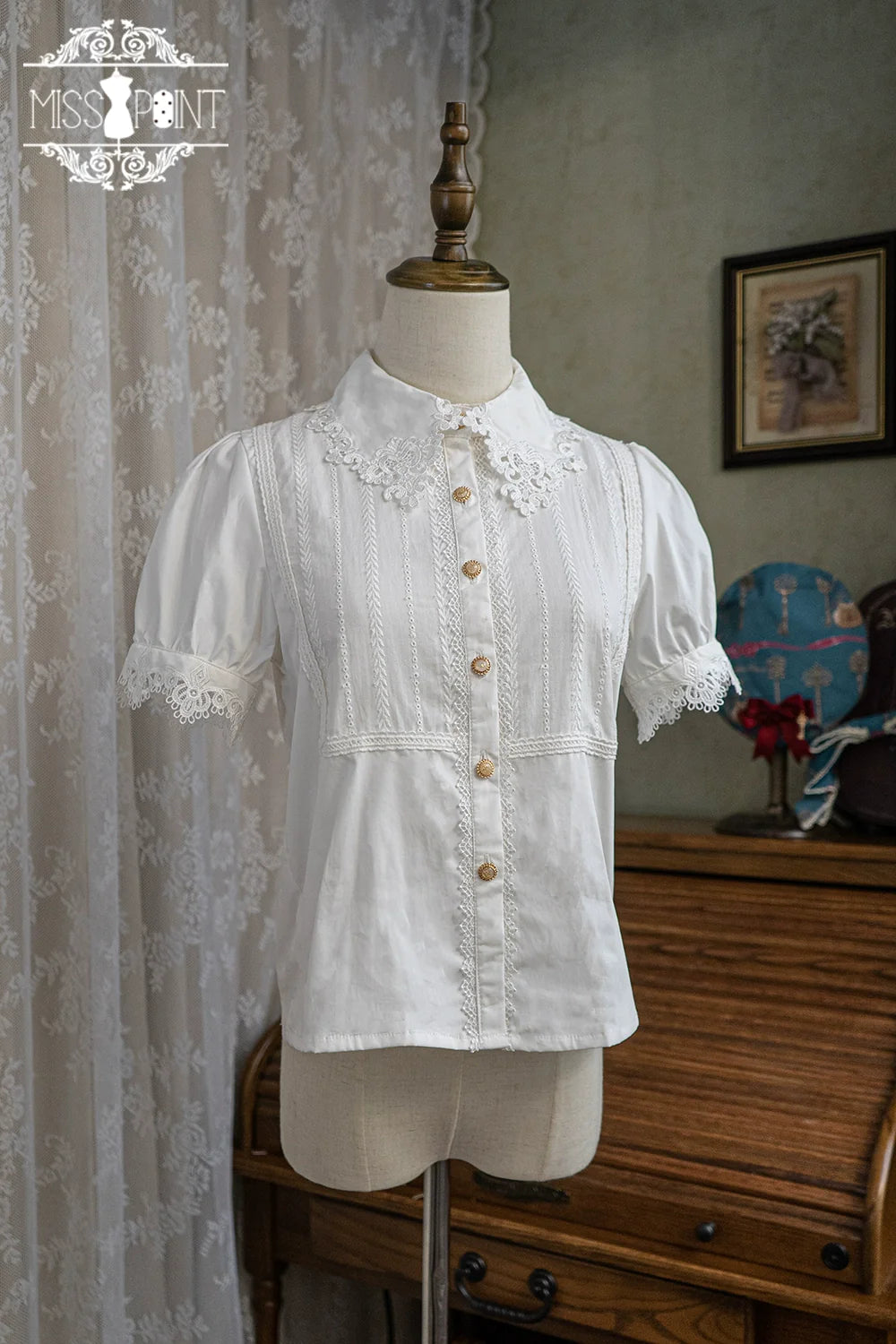 [Pre-order] Secret Key White Lace Short Sleeve Blouse