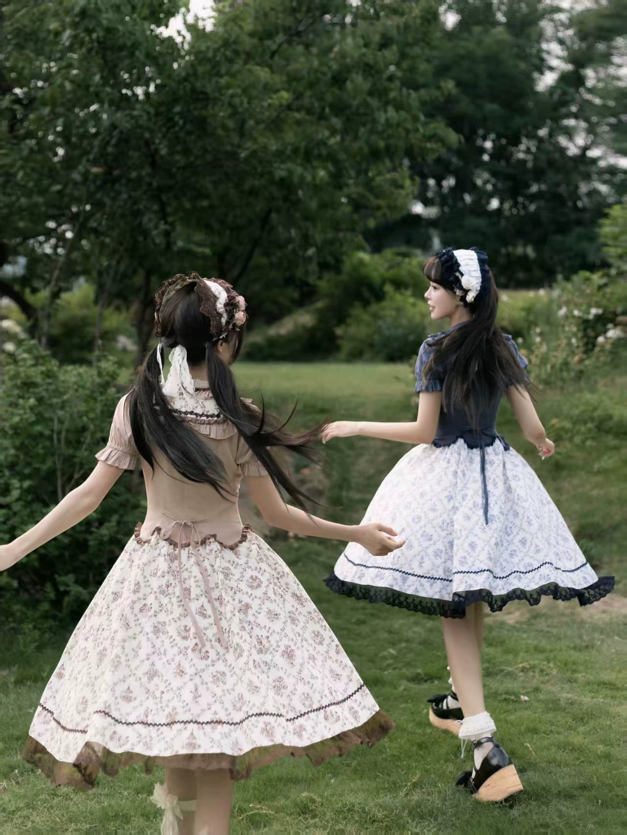 【受注予約7/16まで】花影の午後 くすみカラーの小花プリント切替ワンピース