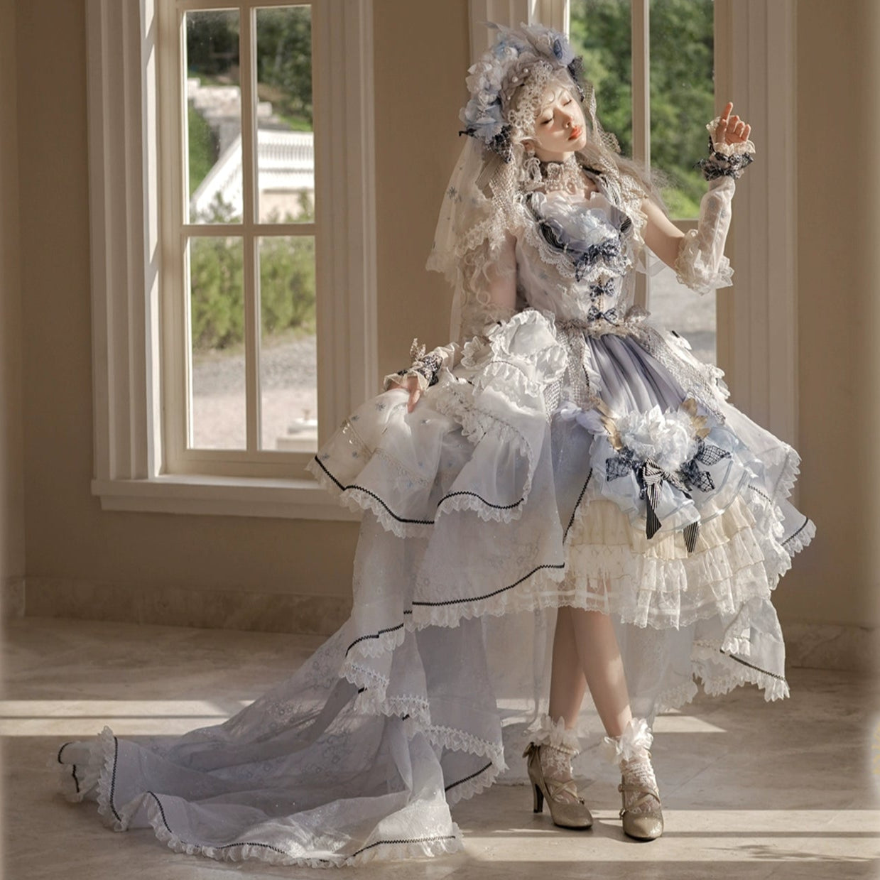 【受注予約8/13まで】Snow Rose Princess トレーン付きドレス・パステルブルー