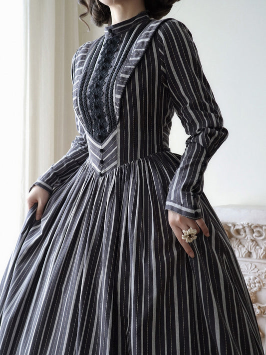 【受注予約10/28まで】Hidden behind the Books ストライプワンピース