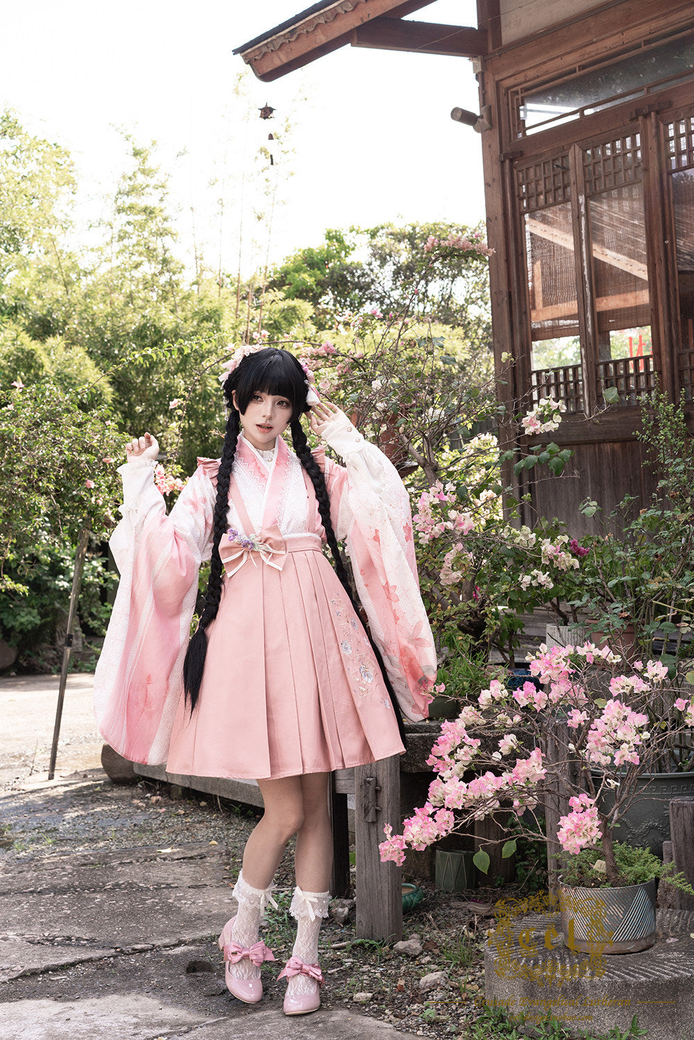 手毬刺繍の袴風サスペンダースカート