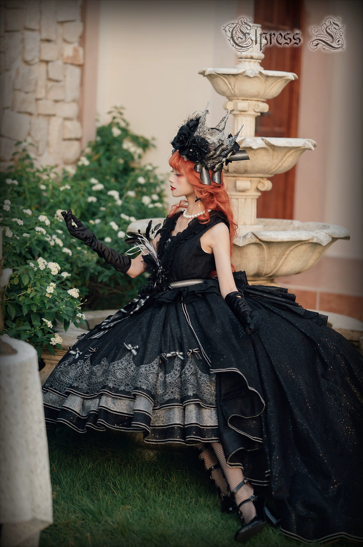 Rose Throne A dress with sparkling ribbons and flowers
