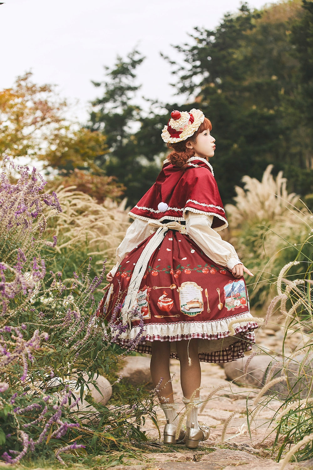 【予約販売】Apple Garden バイエルン風ジャンパースカート