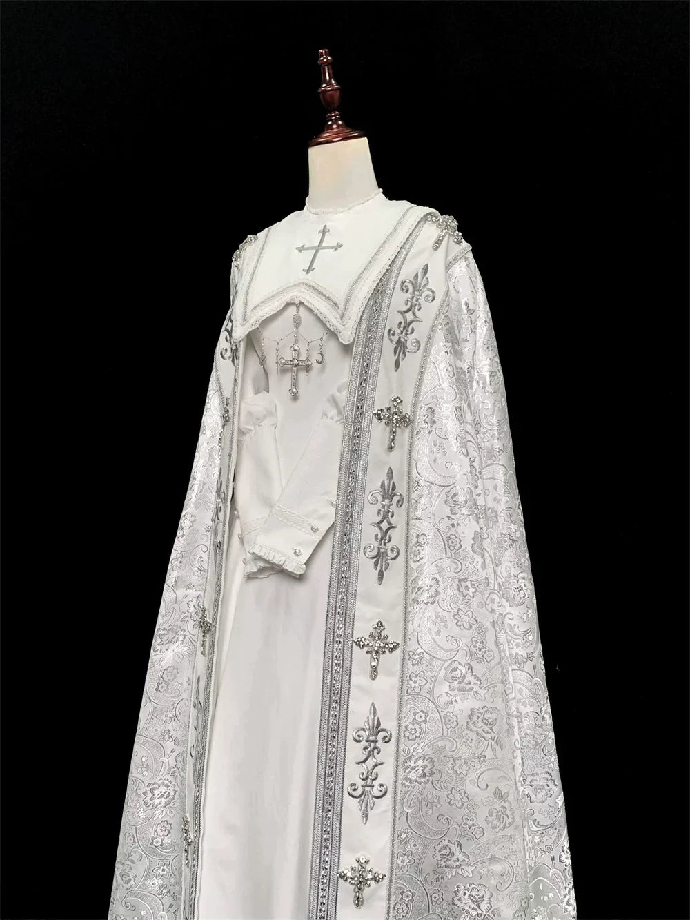 [Resale/Pre-orders until 10/16] Pray on a Moonlight Night Long Cloak