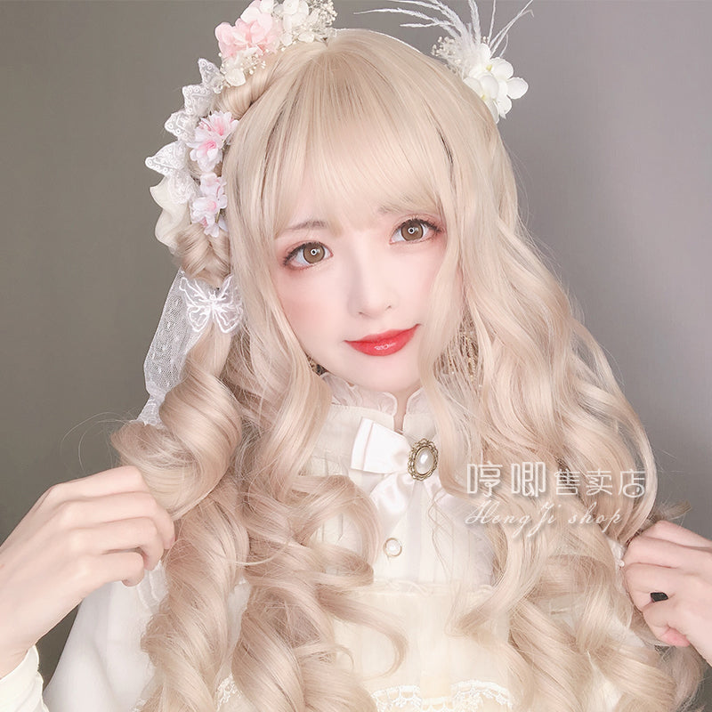 Lolita wig, blonde hair, long curls