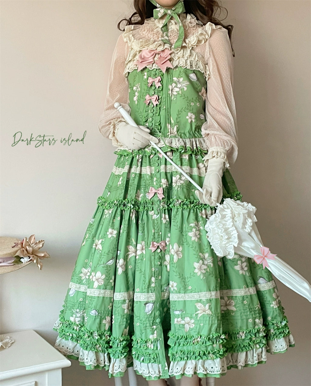 Lily and Wind Classical Print Skirt and Top