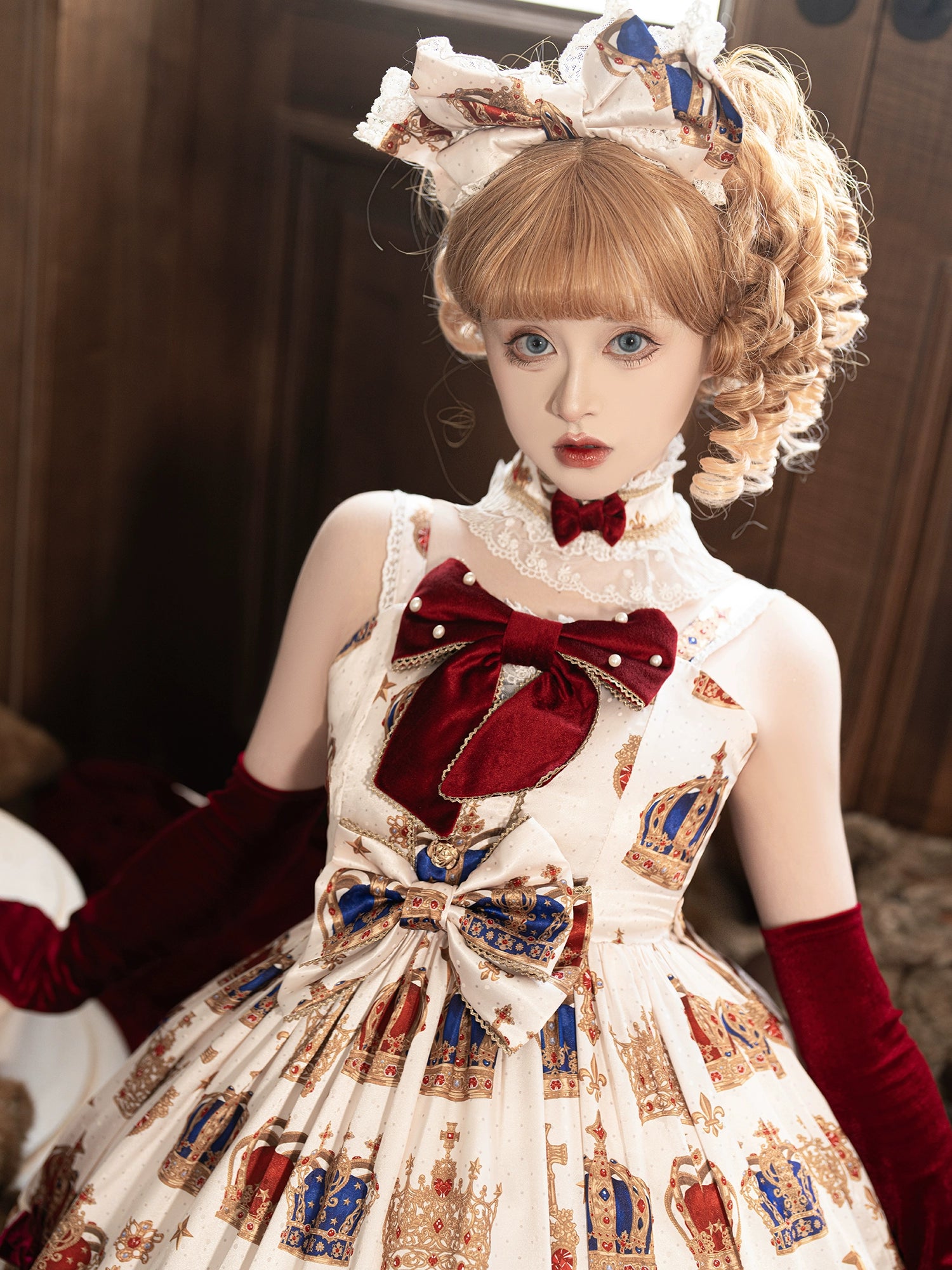 [Pre-orders available until 3/9] Star Crown Velvet Ribbon Print Jumper Skirt
