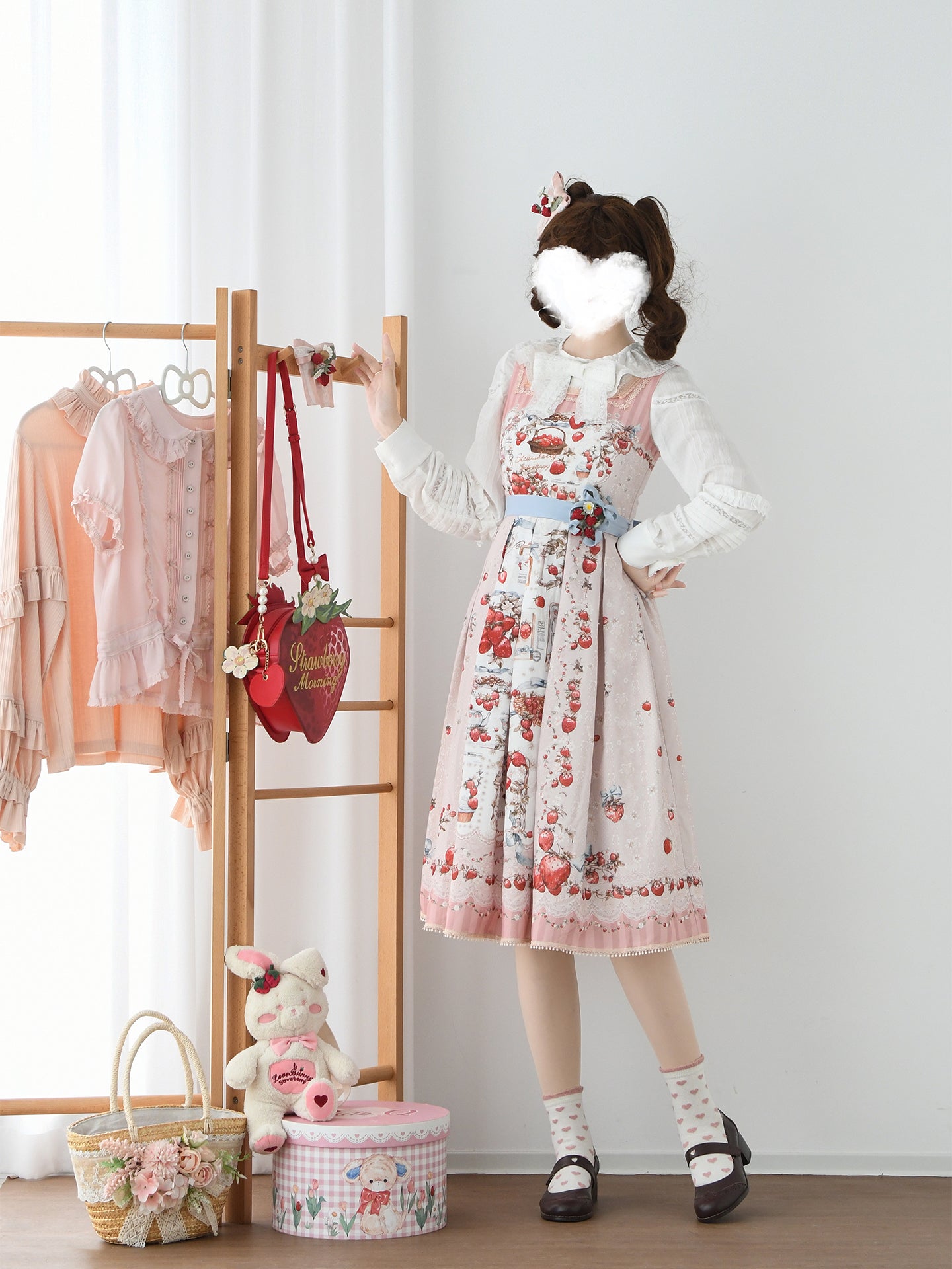 【受注予約12/16まで】Strawberry Manor ジャンパースカート