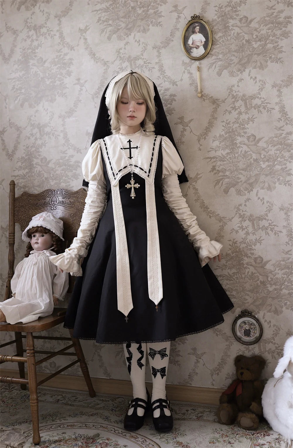 [Resale/Pre-orders until 10/16] Pray on a Moonlight Night Dress, Black x Off-White, Short Length