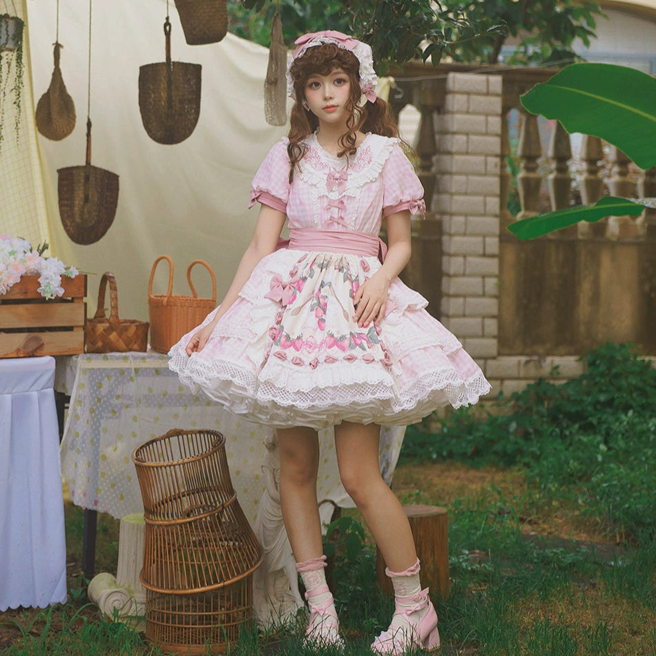 【受注予約8/18まで】Strawberry Sunshine Picnic カントリー風ワンピースとエプロン・ショート丈