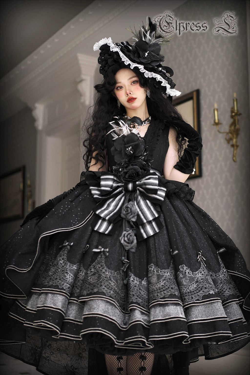 Rose Throne A dress with sparkling ribbons and flowers
