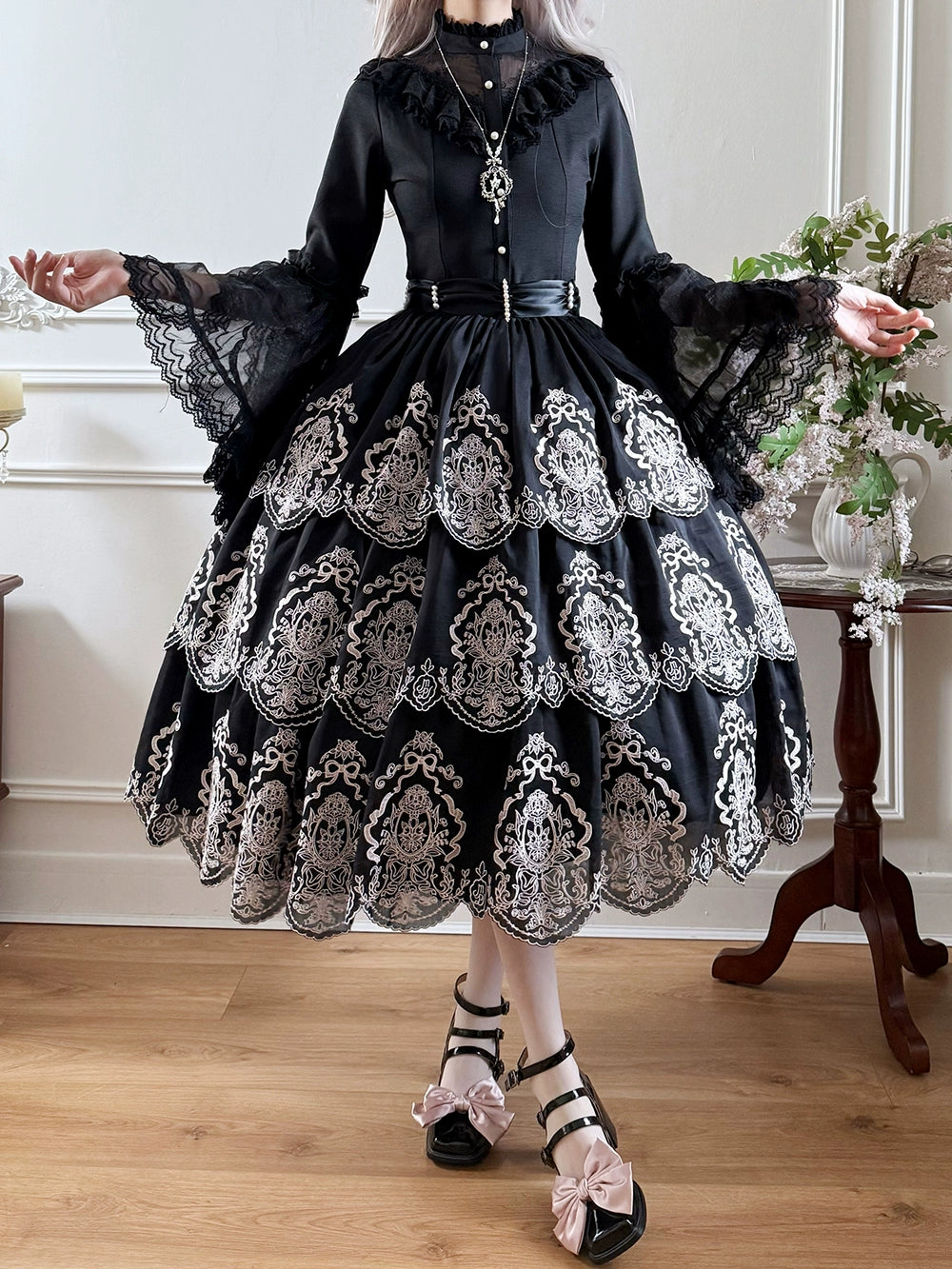 【受注予約9/25まで】Noble Garden 刺繍スカート