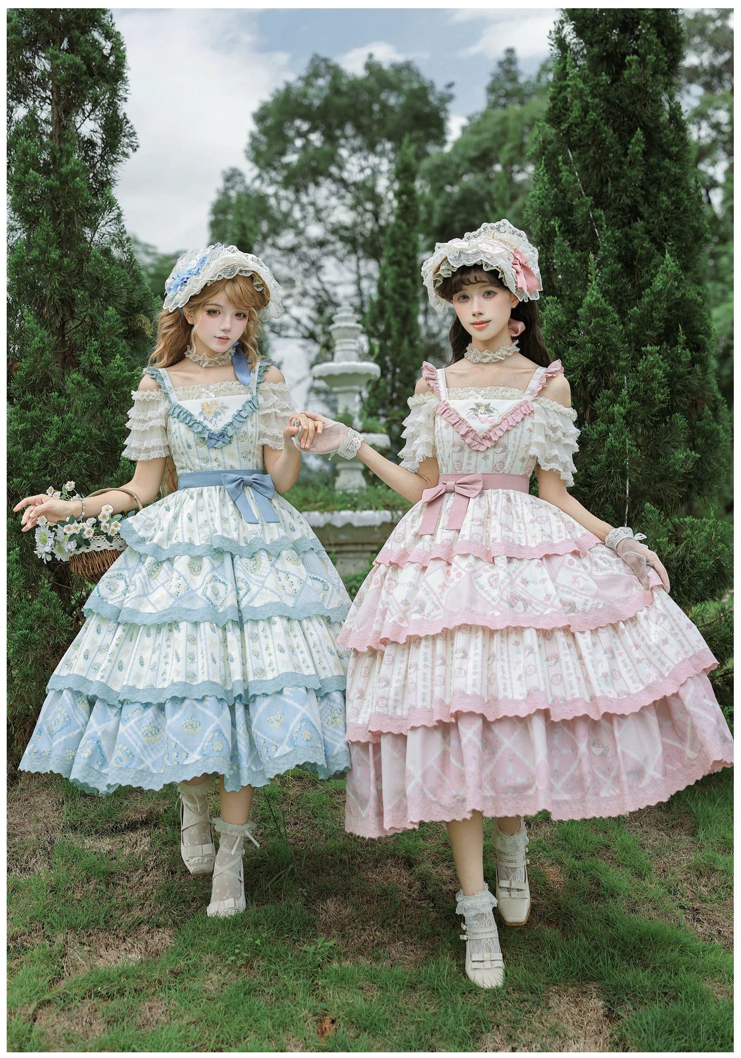 パステルカラーのフローラルジャンパースカート