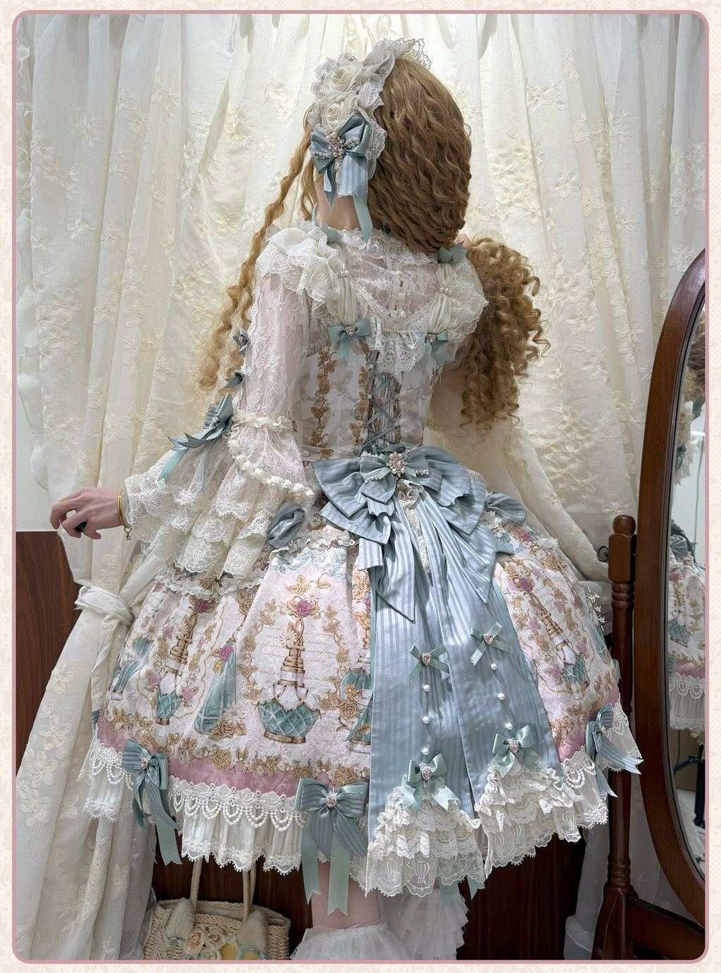 【受注予約6/16まで】Antique Gemstone Fragrance ブラウス