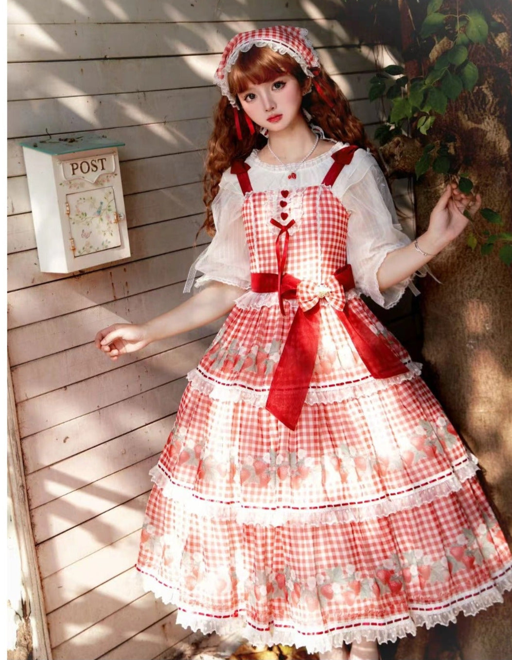 [Pre-orders accepted until 3/5] Have a Picnic, May Strawberry Gingham Check Jumper Skirt