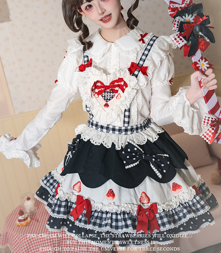 【受注予約11/18まで】Strawberry Cake Guide サスペンダースカート