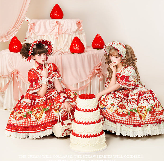 【受注予約11/18まで】Strawberry Cake Guide プリントワンピース