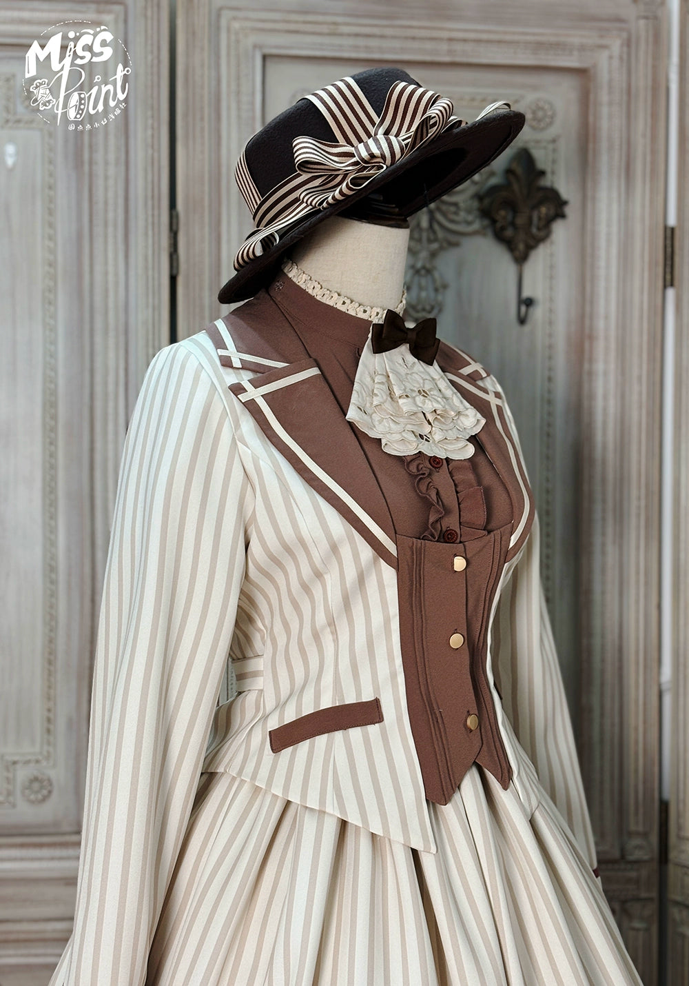 [Pre-orders available until 12/4] Classic Chocolat Stripe Short Jacket