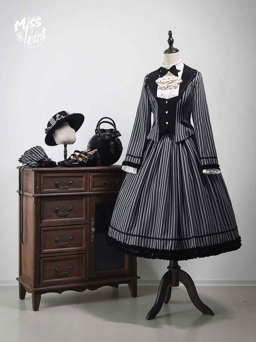 [Pre-orders available until 12/4] Classic Chocolat Stripe Long Skirt