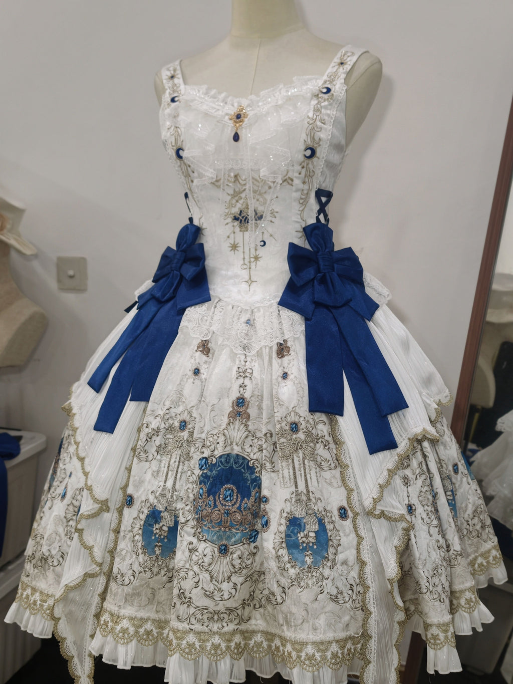 【受注予約8/27まで】Treasures of the Louvre ジャンパースカート