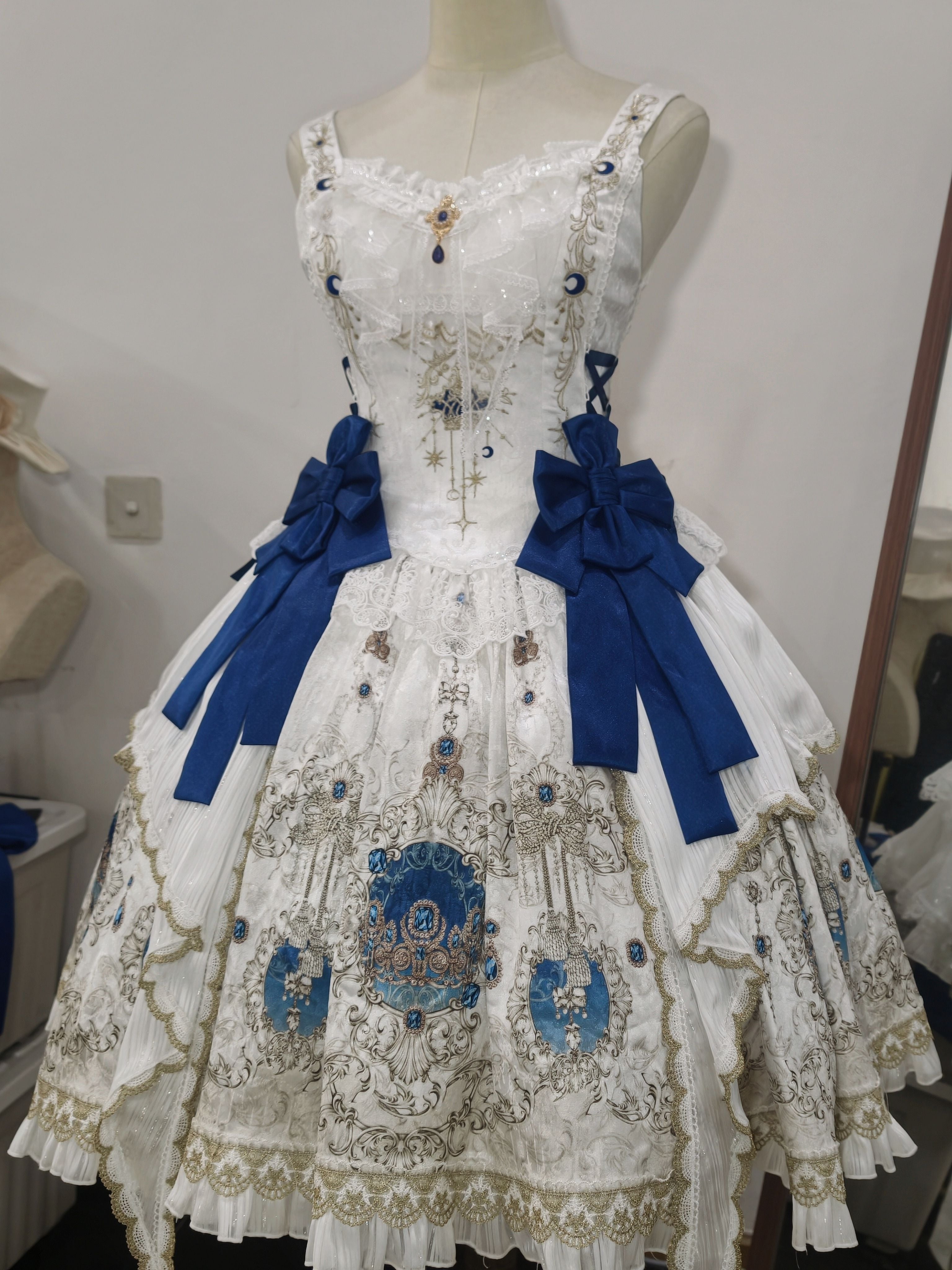 【受注予約8/27まで】Treasures of the Louvre ジャンパースカート