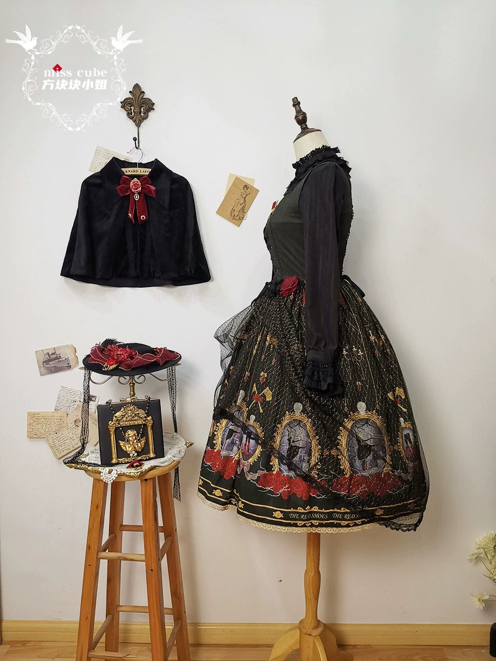 The Red Shoes Gothic Lolita Print Jumper Skirt