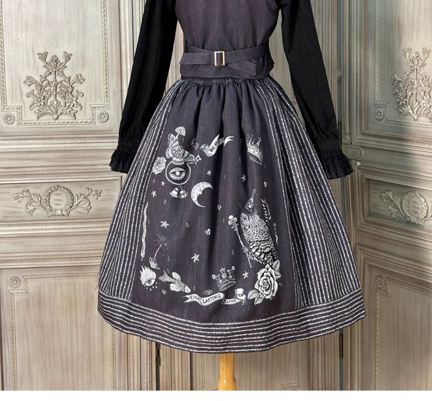 [Pre-orders available until 11/4] Magician Classical Vest