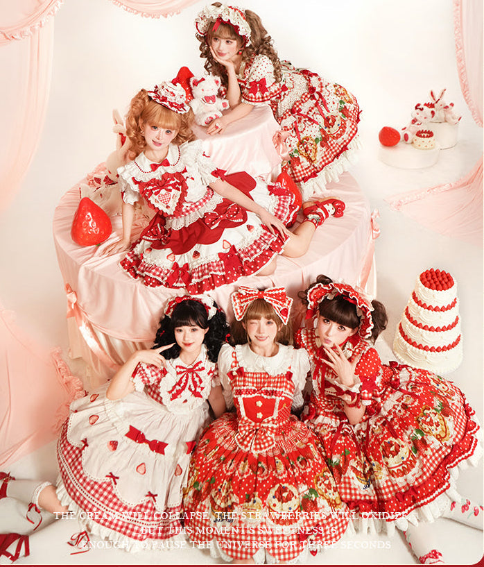【受注予約11/18まで】Strawberry Cake Guide サスペンダースカート