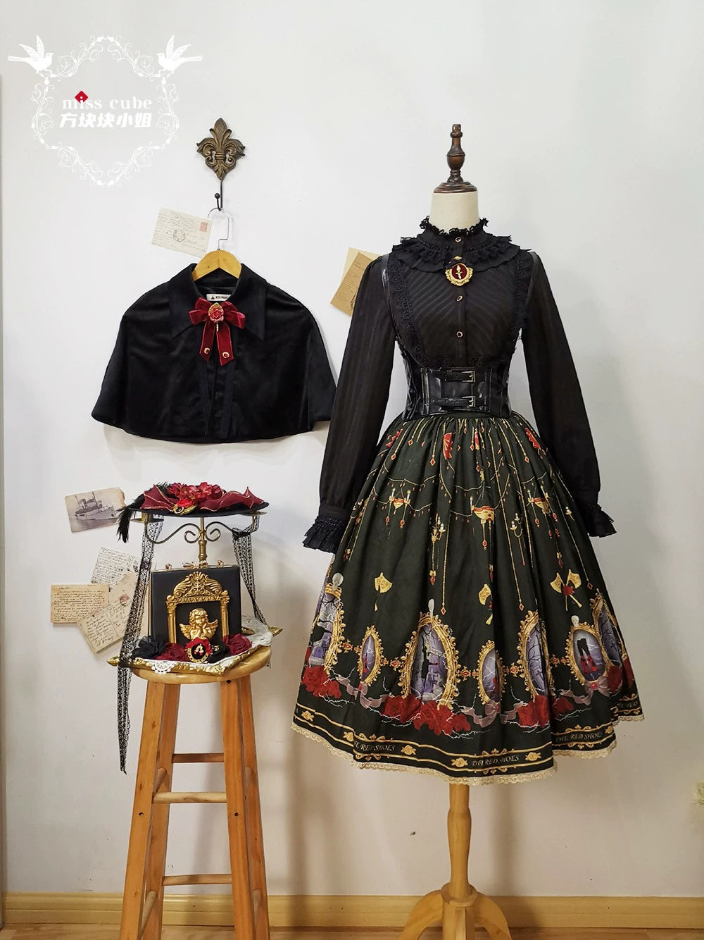 The Red Shoes Gothic Lolita Black Blouse