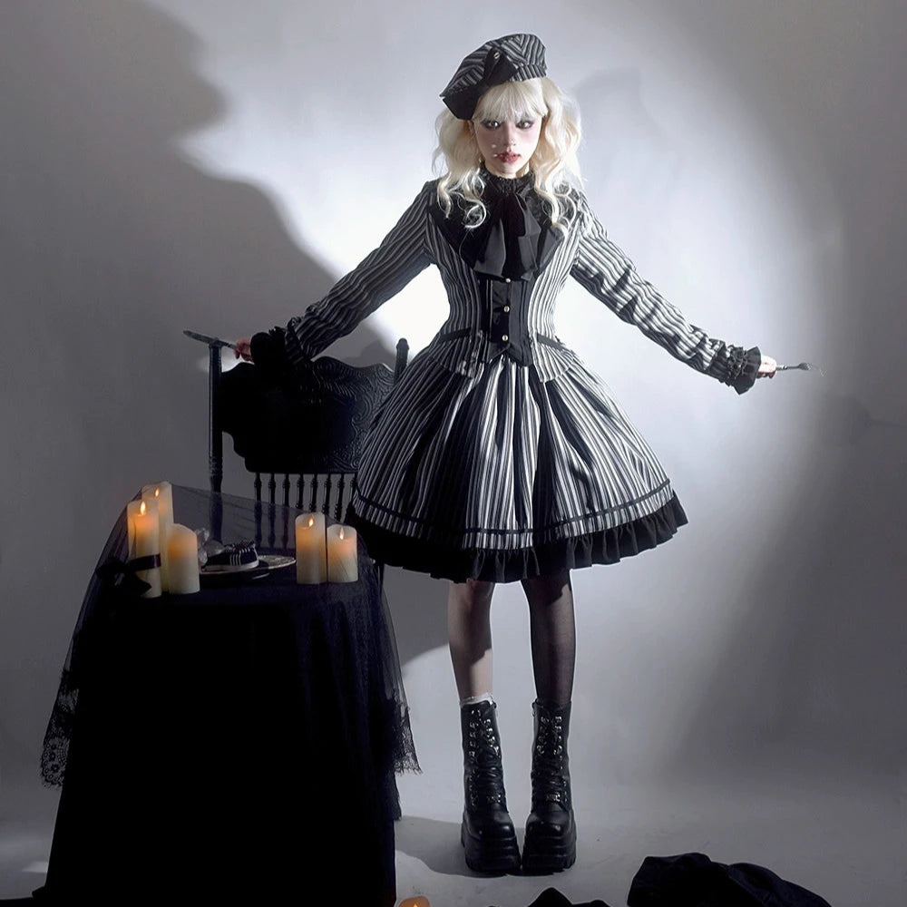 [Pre-orders available until 12/4] Classic Chocolat Stripe Short Jacket