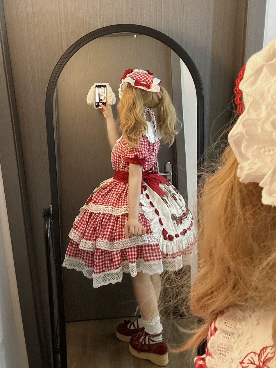 【受注予約8/18まで】Strawberry Sunshine Picnic カントリー風ワンピースとエプロン・ショート丈