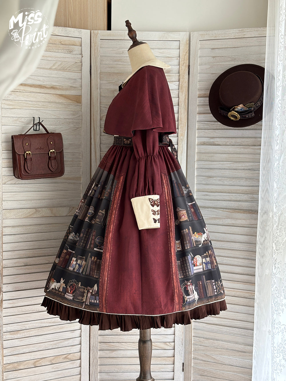 【受注予約11/6まで】German Bookcase ワンピース （ケープ付）