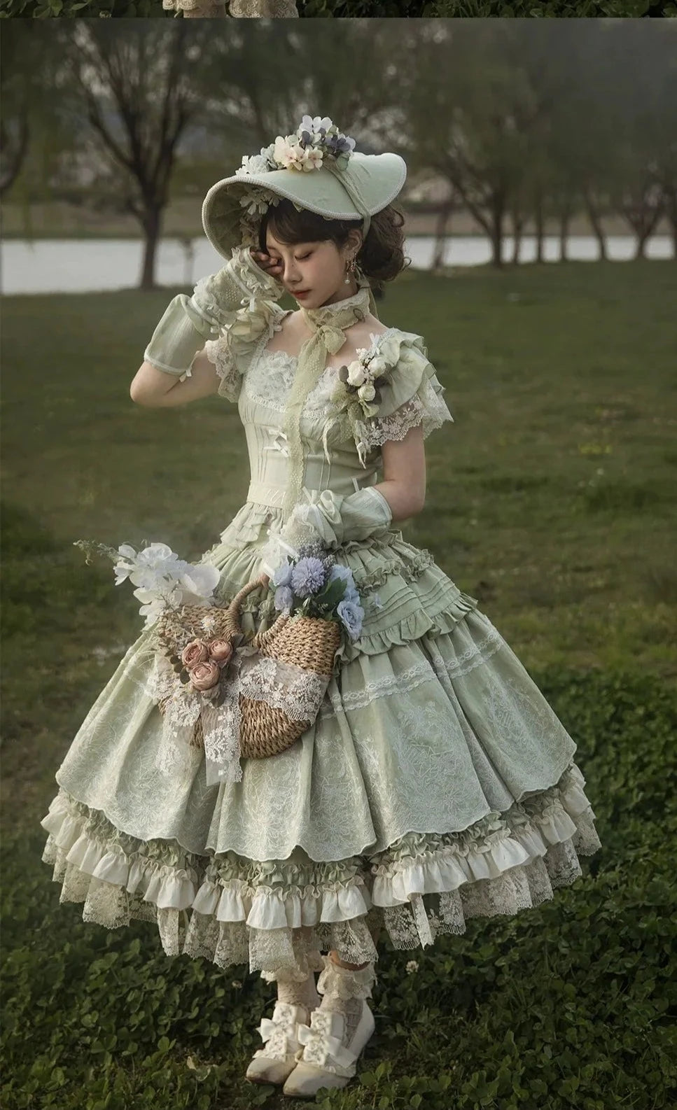 Fourteen-line poem: Lace and embroidered skirt